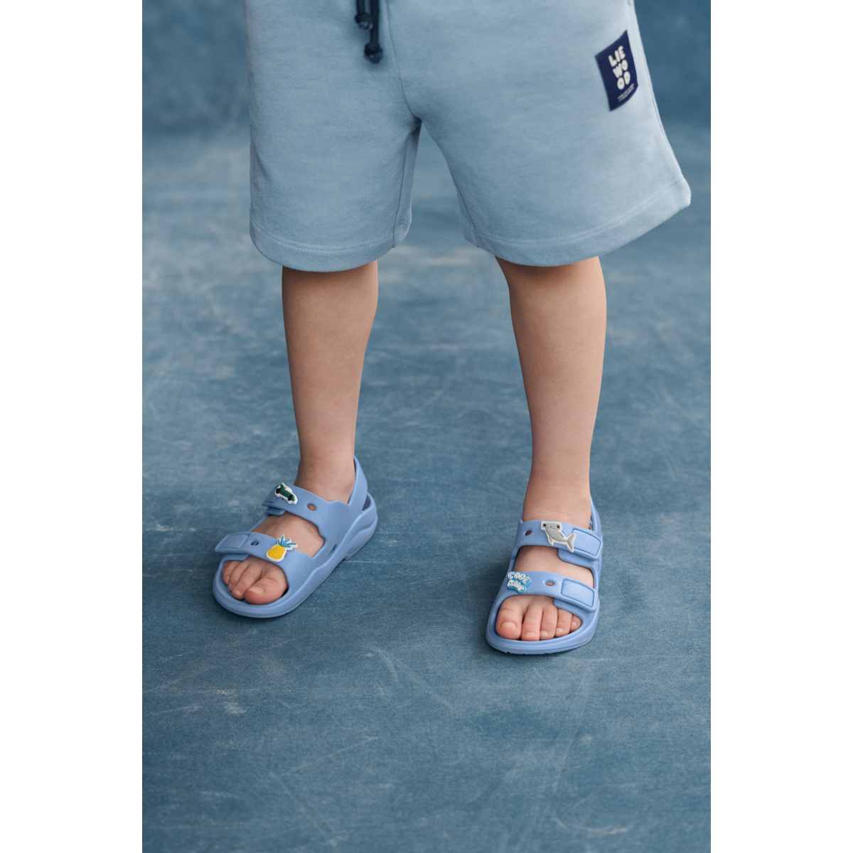 Liewood LILO Sandalen mit Charms - Beach blue - Sandalen