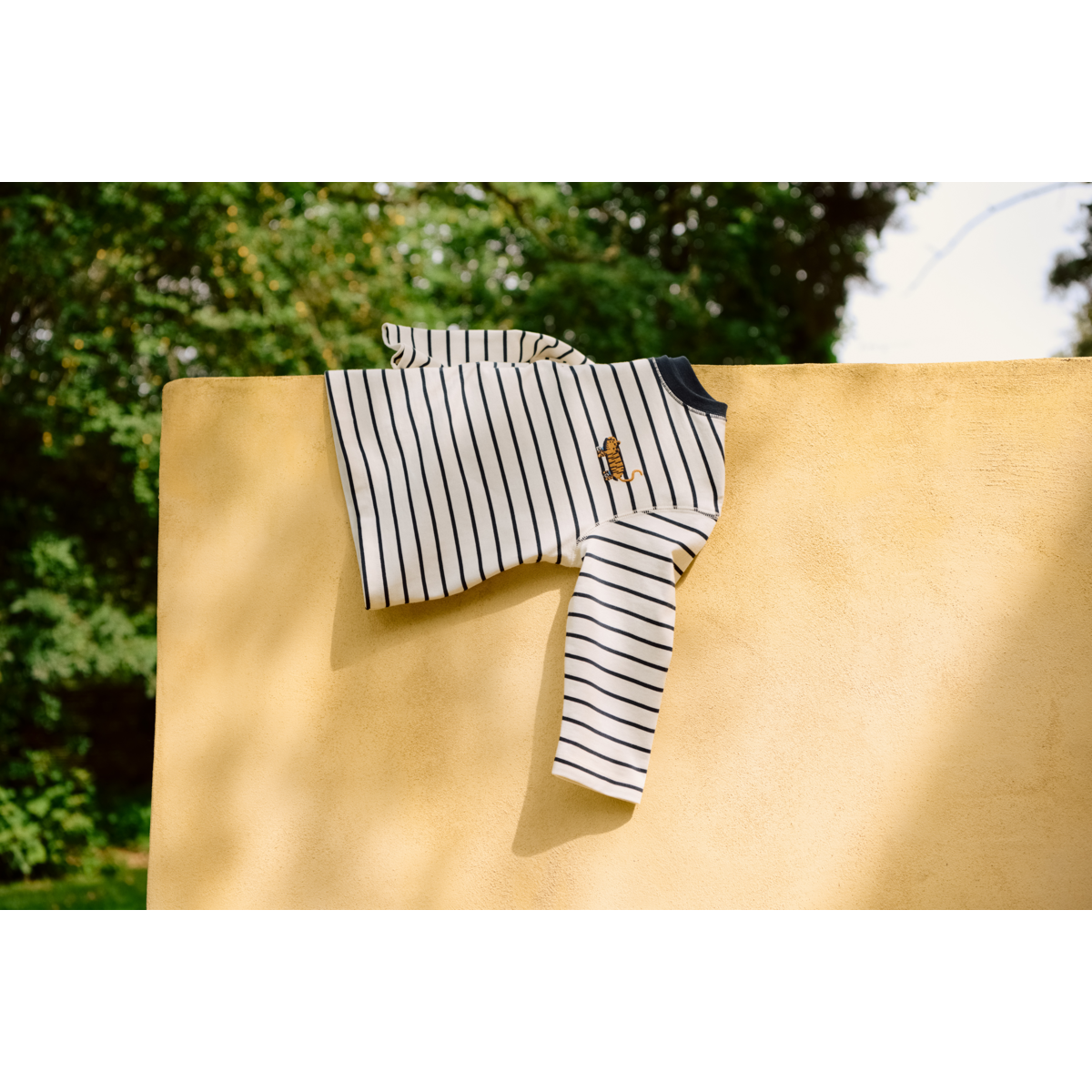 Liewood TYLER gestreiftes Langarm-T-shirt - Y/D stipes Classic navy / Creme de la creme - T-shirt