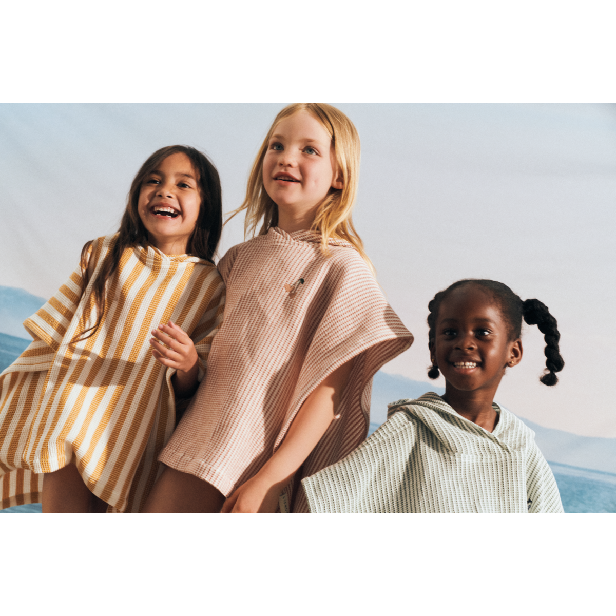 Liewood PACO Stickerei Poncho - Y/D stripe Peppermint / Creme de la creme - Bademantel / Poncho