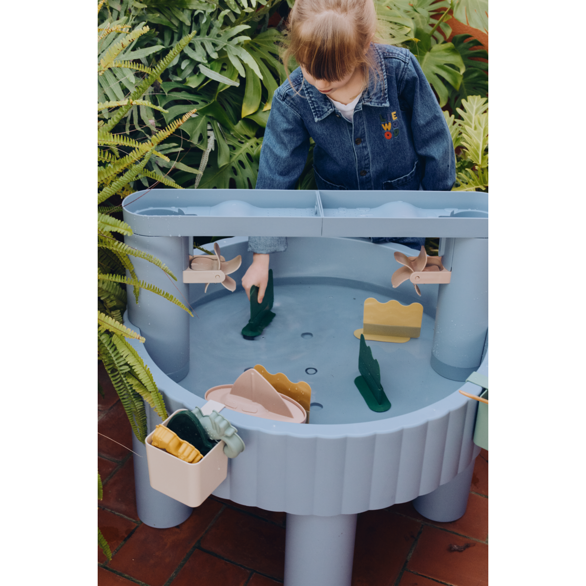 Liewood Sepp Aktivitätstisch - Beach blue multi mix - Outdoor-Spielzeug